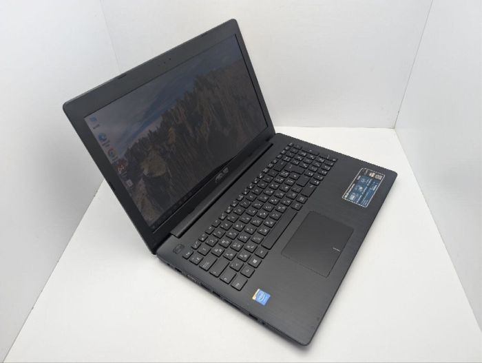 Ноутбук Asus X553M / 15.6" (1366x768) TN / Intel Celeron N2840 (2 ядра по 2.16 - 2.58 GHz) / 8 GB DDR3 / 128 GB SSD / Intel HD Graphics / WebCam / DVD-ROM б/в - зображення 6