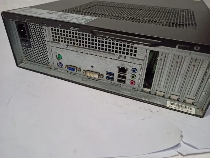 Комплект ПК: Fujitsu Esprimo E420 E85+ SFF / Intel Core i3-4160 (2 (4) ядра по 3.6 GHz) / 8 GB DDR3 / 500 GB HDD / Intel HD Graphics 4400 + Монітор Asus VS198D / 19" (1440x900) TN / 1x VGA б/в - зображення 4