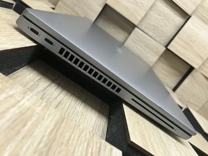 Ультрабук Dell Latitude 5430 / 14" (1920x1080) IPS / Intel Core i5-1245U (10 (12) ядер по 1.6 - 4.4 GHz) / 16 GB DDR4 / 256 GB SSD M.2 / Intel Iris Xe Graphics / WebCam / Fingerprint / USB 3.2 / HDMI / Windows 10 б/в - зображення 5