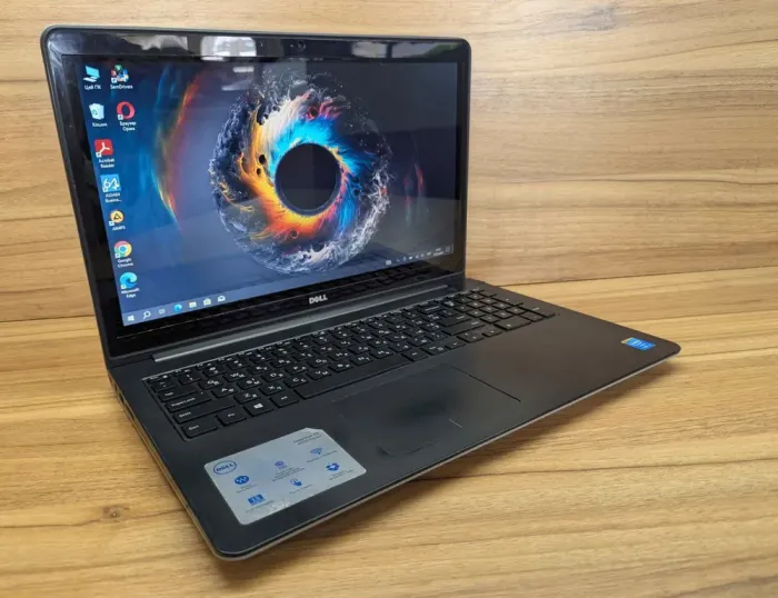 Ноутбук Б-клас Dell Inspiron 15-5547 / 15.6" (1366x768) TN Touch / Intel Core i7-4510U (2 (4) ядра по 2.0 - 3.1 GHz) / 8 GB DDR3 / 240 GB SSD / Intel HD Graphics 4400 / WebCam / Windows 10 б/в - зображення 4