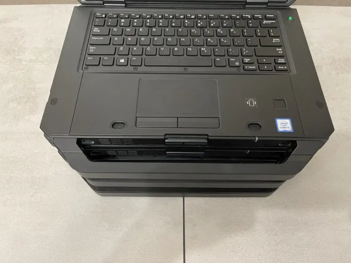 Захищений ноутбук Dell Latitude 5420 Rugged / 14" (1920x1080) IPS Touch / Intel Core i5-8350U (4 (8) ядра по 1.7 - 3.6 GHz) / 16 GB DDR4 / 256 GB SSD M.2 / Intel UHD Graphics 620 / WebCam / Стилус / Два АКБ б/в - зображення 4