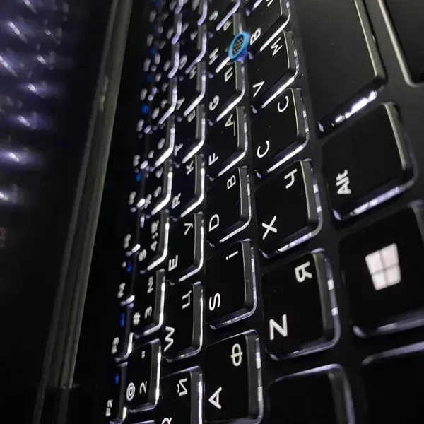 Ноутбук Dell Latitude 5580 / 15.6" (1920x1080) IPS / Intel Core i5-6300U (2 (4) ядра по 2.4 - 3.0 GHz) / 8 GB DDR4 / 128 GB SSD / Intel HD Graphics 520 / WebCam / HDMI б/в - зображення 20