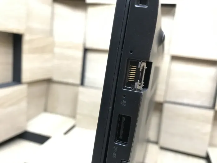 Ноутбук Б-клас Dell Latitude 7490 / 14" (1920x1080) IPS / Intel Core i5-8350U (4 (8) ядра по 1.7 - 3.6 GHz) / 8 GB DDR4 / 256 GB SSD M.2 / Intel UHD Graphics 620 / WebCam / USB 3.1 / HDMI б/в - зображення 20