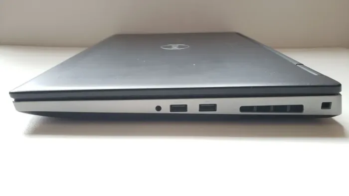 Мобільна робоча станція Dell Precision 7530 / 15.6" (1920x1080) IPS / Intel Xeon E-2186M (6 (12) ядер по 2.9 - 4.8 GHz) / 64 GB DDR4 / 256 GB SSD M.2 + 512 GB SSD M.2 / nVidia Quadro P3200, 6 GB GDDR5, 192-bit / WebCam б/в - зображення 5