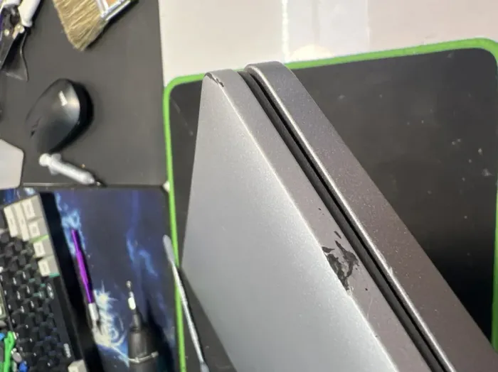 Ультрабук Б-клас Dell Latitude 5520 / 15.6" (1366x768) TN / Intel Core i5-1145G7 (4 (8) ядра по 2.6 - 4.4 GHz) / 8 GB DDR4 / 240 GB SSD / Intel Iris Xe Graphics / WebCam б/в - зображення 4