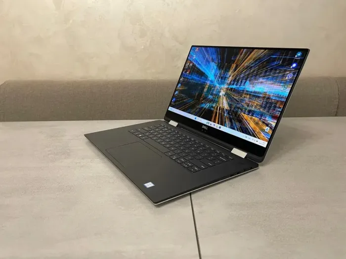 Ігровий ультрабук-трансформер Dell XPS 15 9575 / 15.6" (1920x1080) IPS Touch / Intel Core i7-8705G (4 (8) ядра по 3.1 - 4.1 GHz) / 16 GB DDR4 / 512 GB SSD M.2 / AMD Radeon RX Vega M GL, 4 GB HBM2, 256-bit / WebCam б/в - зображення 3