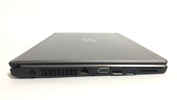 Ноутбук Б-клас Fujitsu LifeBook E733 / 13.3" (1366x768) TN / Intel Core i7-3632QM (4 (8) ядра по 2.2 - 3.2 GHz) / 8 GB DDR3 / 256 GB SSD / Intel HD Graphics 4000 / WebCam / Win 10 Pro б/в - зображення 4