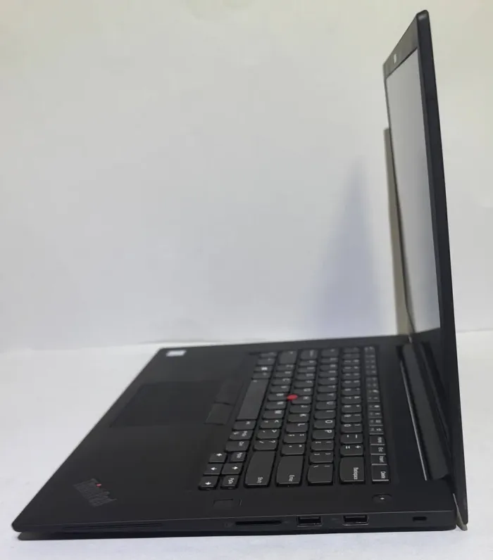 Мобільна робоча станція Lenovo ThinkPad P1 Gen1 / 15.6" (3840x2160) IPS / Intel Xeon E-2176M (6 (12) ядер по 2,7 - 4,4 ГГц) / 32 ГБ DDR4 / 512 ГБ SSD / nVidia Quadro P2000, 4 ГБ GDDR5, 128-біт / WebCam б/в - зображення 5
