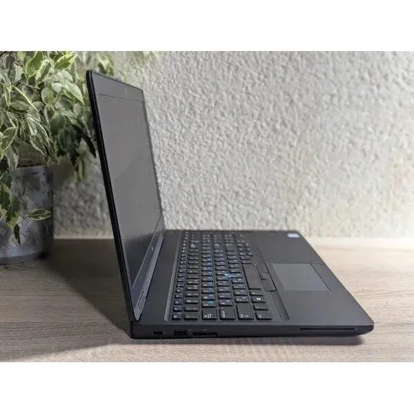 Ноутбук Dell Latitude 5590 / 15.6" (1920x1080) TN / Intel Core i5-8350U (4 (8) ядра по 1.7 - 3.6 GHz) / 16 GB DDR4 / 256 GB SSD / nVidia GeForce MX130, 2 GB GDDR5, 64-bit / WebCam б/в - зображення 5