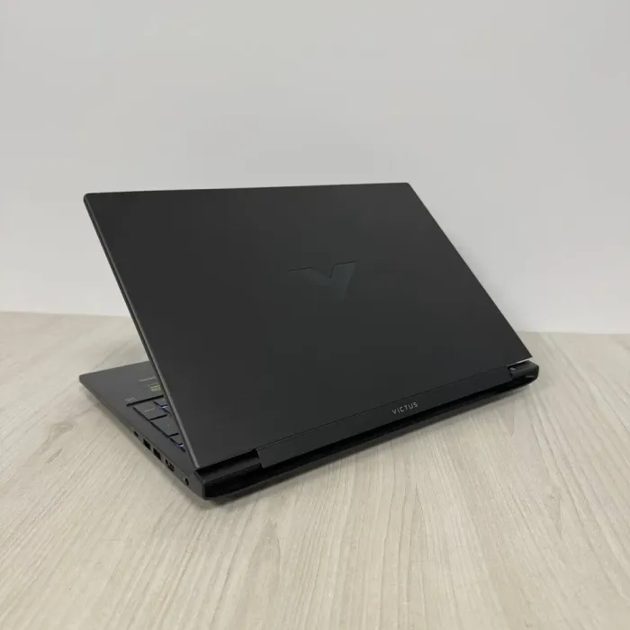 Ігровий ноутбук HP Victus 16-s0076nr / 16.1" (1920x1080) IPS / AMD Ryzen 5 7640HS (6 (12) ядра по 4.3 - 5.0 GHz) / 16 GB DDR5 / 512 GB SSD / nVidia GeForce RTX 4060, 8 GB GDDR6, 128-bit / WebCam б/в - зображення 6