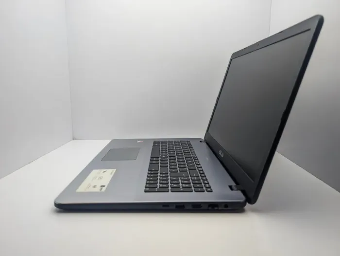 Ноутбук Asus VivoBook F705Q / 17.3" (1600x900) TN / AMD A10-9620P (4 ядра по 2.5 - 3.4 GHz) / 8 GB DDR3 / 240 GB SSD / AMD Radeon R5 Graphics / WebCam б/в - зображення 6