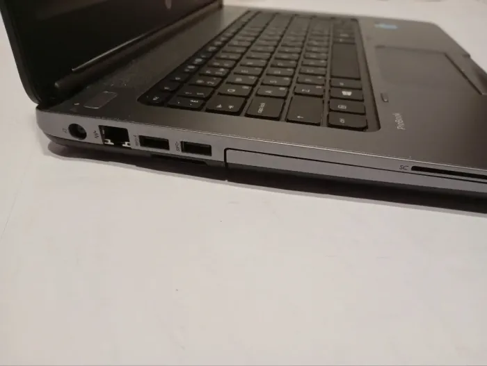 Ноутбук Б-клас HP ProBook 640 G1 / 14" (1366x768) TN / Intel Core i5-4310M (2 (4) ядра по 2.7 - 3.4 GHz) / 8 GB DDR3 / 128 GB SSD + 750 GB HDD / Intel HD Graphics 4600 / WebCam / АКБ не держит  б/в - зображення 5