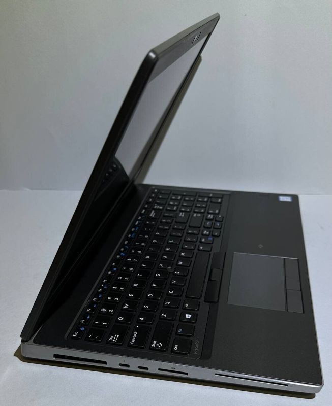 Мобільна робоча станція Б-клас Dell Precision 7540 / 15.6" (1920x1080) TN / Intel Core i9-9980HK (8 (16) ядер по 2.4 - 5.0 GHz) / 32 GB DDR4 / 256 GB SSD / nVidia Quadro RTX 3000, 6 GB GDDR6, 192-bit / WebCam / Win 11 Pro б/в - зображення 4