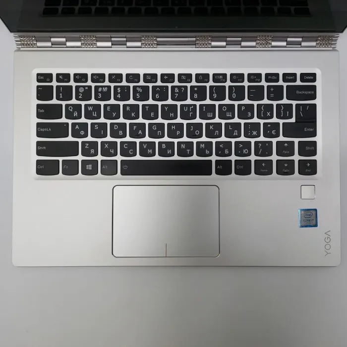 Ноутбук-трансформер Lenovo Yoga 910 / 13.3" (1920x1080) IPS Touch / Intel Core i7-7500U (2 (4) ядра по 2.7 - 3.5 GHz) / 8 GB DDR4 / 256 GB SSD / Intel HD Graphics 620 / No WebCam б/в - зображення 3