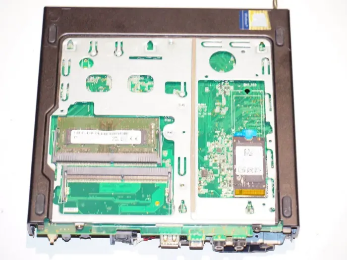 Неттоп Lenovo Thinkcentre m75q-1 USFF / AMD Ryzen 5 3400GE (4 (8) ядер по 3,3 - 4,0 ГГц) / 8 ГБ DDR4 / 256 ГБ SSD / AMD RX Vega 11 / USB 3.1 / Wi-Fi / Блок живлення в комплекті б/в - зображення 9