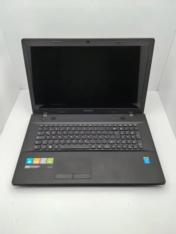 Ноутбук Lenovo G700 / 17.3" (1600x900) TN / Intel Pentium 2020M (2 ядра по 2.4 GHz) / 6 GB DDR3 / 1000 GB HDD / Intel HD Graphics / WebCam б/в - зображення 2