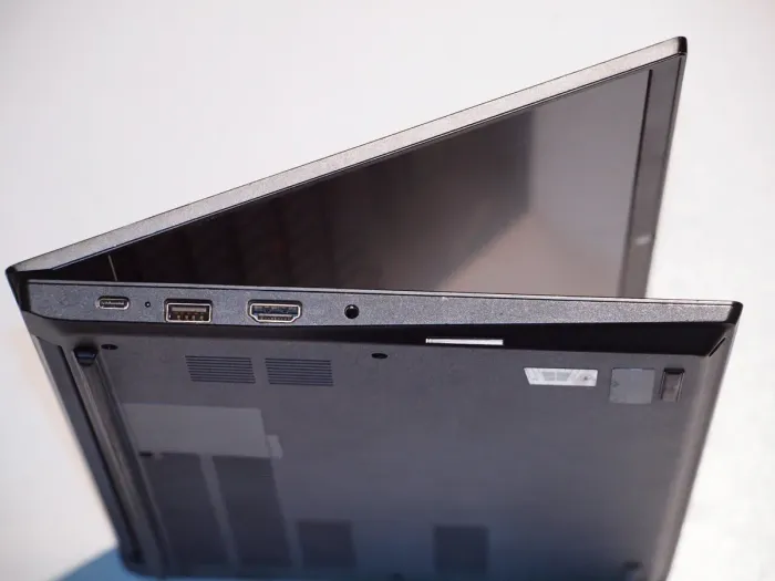 Ноутбук Lenovo ThinkPad E14 Gen 2 / 14'' (1920x1080) IPS / Intel Core i5-1135G7 (4 (8) ядра по 2.4 - 4.2 GHz) / 8 GB DDR4 / 256 GB SSD M.2 / Intel Iris Xe Graphics / WebCam / USB 3.2 / HDMI б/в - зображення 6