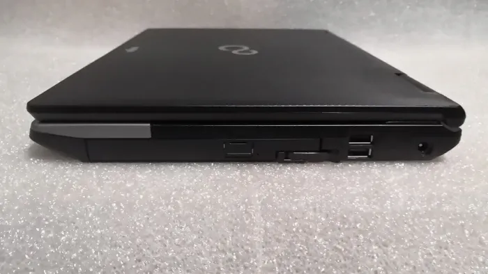 Ноутбук Fujitsu Lifebook S752 / 14" (1366x768) TN / Intel Core i5-3210M (2 (4) ядра по 2.5 - 3.1 GHz) / 4 GB DDR3 / 500 GB HDD / Intel HD Graphics 4000 / DVD-ROM б/в - зображення 5