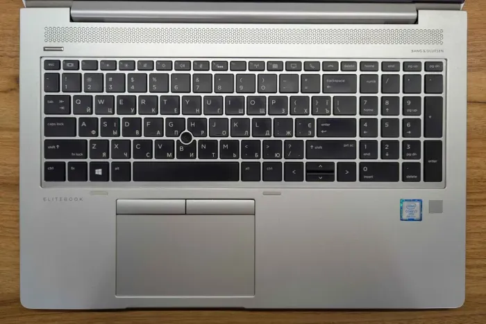 Ультрабук HP EliteBook 850 G5 / 15.6" (1920x1080) IPS / Intel Core i7-8650U (4 (8) ядра по 1.9 - 4.2 GHz) / 16 GB DDR4 / 480 GB SSD / Intel UHD Graphics 620 / WebCam / Fingerprint / Windows 10 б/в - зображення 3