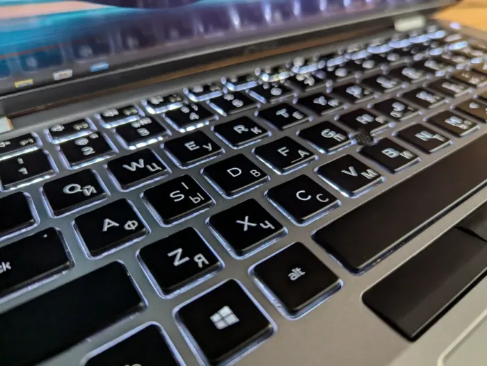 Ультрабук Dell Latitude 5410 / 14" (1920x1080) IPS / Intel Core i5-10310U (4 (8) ядра по 1.7 - 4.4 GHz) / 16 GB DDR4 / 512 GB SSD / Intel UHD Graphics / WebCam / Windows 10 б/в - зображення 6