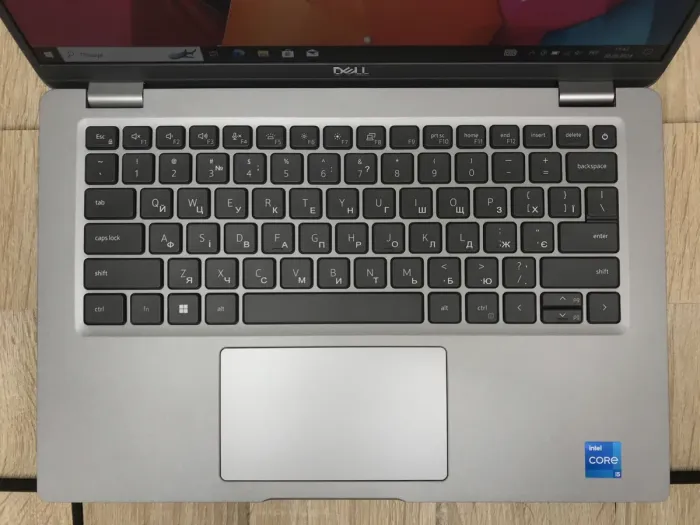 Ультрабук Б-клас Dell Latitude 5430 / 14" (1920x1080) IPS / Intel Core i5-1235U (10 (12) ядер по 1.3 - 4.4 GHz) / 16 GB DDR4 / 256 GB SSD M.2 / Intel Iris Xe Graphics / WebCam / Windows 10 б/в - зображення 4