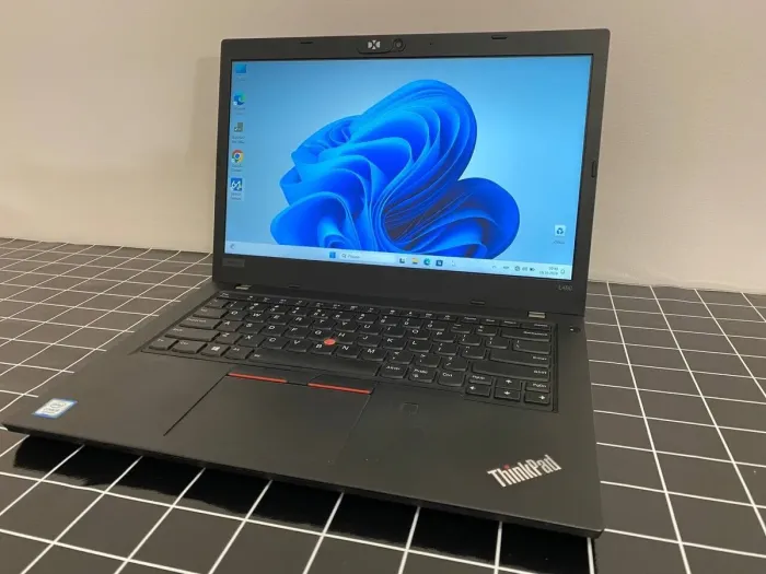 Ультрабук Б-клас Lenovo ThinkPad L480 / 14" (1920x1080) IPS / Intel Core i5-8250U (4 (8) ядра по 1.6 - 3.4 GHz) / 16 GB DDR4 / 256 GB SSD / Intel UHD Graphics 620 / WebCam / HDMI б/в - зображення 2
