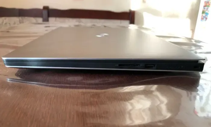 Робоча станція Dell Precision 5530 / 15.6" (1920x1080) IPS / Intel Core i7-8850H (6 (12) ядер по 2.6 - 4.3 GHz) / 32 GB DDR4 / 256 GB SSD / nVidia Quadro P1000, 4 GB GDDR5, 128-bit / WebCam б/в - зображення 7