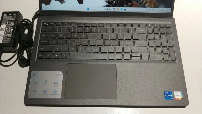 Ноутбук Б-клас Dell Inspiron 15 3530 / 15.6" (1920x1080) IPS Touch / Intel Core i7-1355U (10 (12) ядер по 3.7 - 5.0 GHz) / 16 GB DDR4 / 480 GB SSD / Intel Iris Xe Graphics / WebCam / Windows 10 б/в - зображення 3