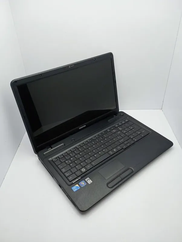 Ноутбук Toshiba Satellite L670 / 17.3" (1600x900) TN / Intel Core i3-350M (2 (4) ядра по 2.26 GHz) / 6 GB DDR3 / 320 GB HDD / Intel HD Graphics / WebCam б/в - зображення 5