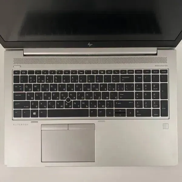 Ультрабук Б-клас HP EliteBook 850 G6 / 15.6" (3840x2160) IPS / Intel Core i7-8650U (4 (8) ядра по 1.9 - 4.2 GHz) / 16 GB DDR4 / 256 GB SSD / Intel UHD Graphics / WebCam / Fingerprint б/в - зображення 3