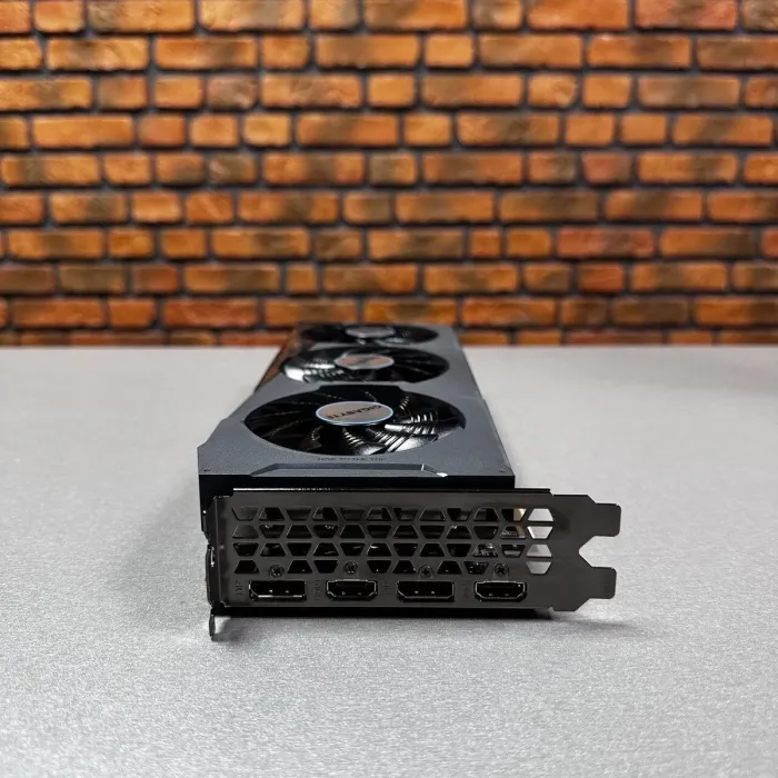 Дискретна відеокарта Gigabyte GeForce RTX 3080 Ti Eagle OC, 8 GB GDDR6X, 256-bit / 2x HDMI, 2x DisplayPort / (GV-N307TEAGLE-8GD) б/в - зображення 3