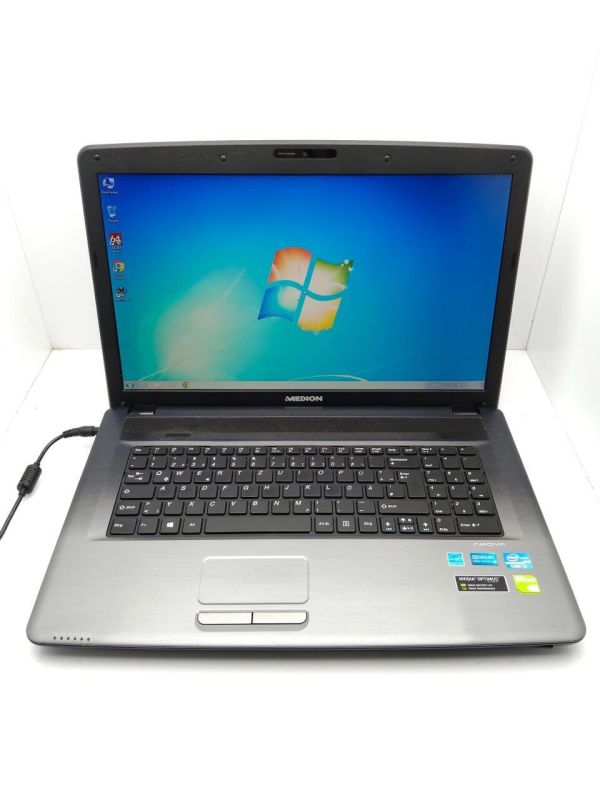 Ноутбук Acer Medion P7818 / 17.3" (1600x900) TN / Intel Core i3-3110M (2 (4) ядра по 2.4 GHz) / 6 GB DDR3 / 750 GB HDD / nVidia GeForce GT 730, 2 GB GDDR5, 64-bit / WebCam / DVD-ROM / АКБ не тримає б/в - зображення 2
