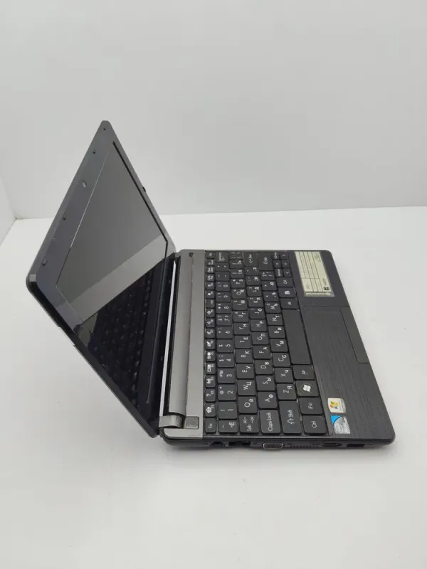 Нетбук Acer Aspire One / 10.1" (1024x768) TN / Intel Atom N2600 (2 (4) ядра по 1.6 GHz) / 4 GB DDR3 / 120 GB HDD / Intel HD Graphics / WebCam / Не тримає б/в - зображення 5