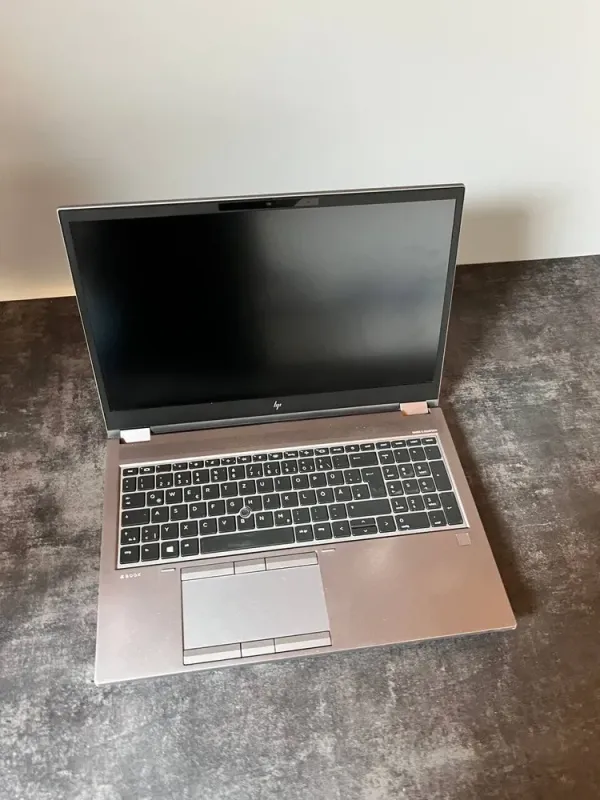 Мобільна робоча станція HP ZBook Fury 15 G7 / 15.6" (1920x1080) IPS / Intel Core i7-10850H (6 (12) ядер по 2.7 - 5.1 GHz) / 32 GB DDR4 / 512 GB SSD M.2 / nVidia Quadro RTX 3000, 6 GB GDDR6, 192-bit / WebCam б/в - зображення 3
