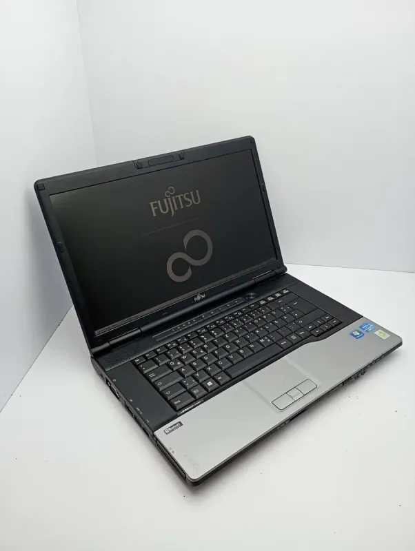 Ноутбук Fujitsu LifeBook E752 / 15.6" (1600x900) TN / Intel Core i5-3320M (2 (4) ядра по 2.6 - 3.3 GHz) / 6 GB DDR3 / 750 GB HDD / Intel HD Graphics 4000 / WebCam б/в - зображення 2