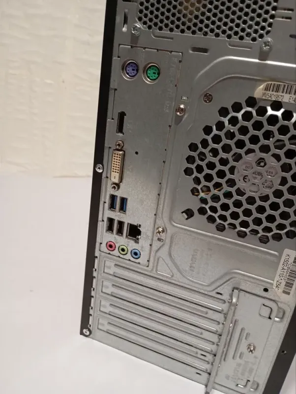 ПК Fujitsu Esprimo P556 E90+ Tower / Intel Core i3-6100 (2 (4) ядра по 3.7 GHz) / 8 GB DDR4 / 240 GB SSD + 500 GB HDD / Intel HD Graphics 530 б/у - зображення 4