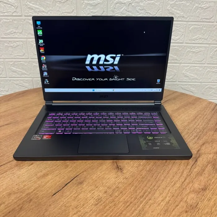 Ігровий ноутбук Б-клас MSI Delta 15 A5EFK / 15.6" (1920x1080) IPS / AMD Ryzen 7 5800H (8 (16) ядер по 3.2 - 4.4 GHz) / 16 GB DDR4 / 512 GB SSD / AMD Radeon RX 6700M, 10 GB GDDR6, 160-bit / WebCam б/в - зображення 2