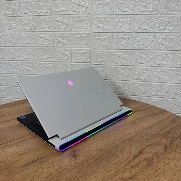 Ігровий ноутбук Dell Alienware X15 R2 White / 15.6" (1920x1080) IPS / Intel Core i7-12700H (14 (20) ядер по 2.3 - 4.7 GHz) / 32 GB DDR5 / 512 GB SSD NVMe / nVidia GeForce RTX 3060, 6 GB GDDR6, 192-bit / WebCam б/в - зображення 6