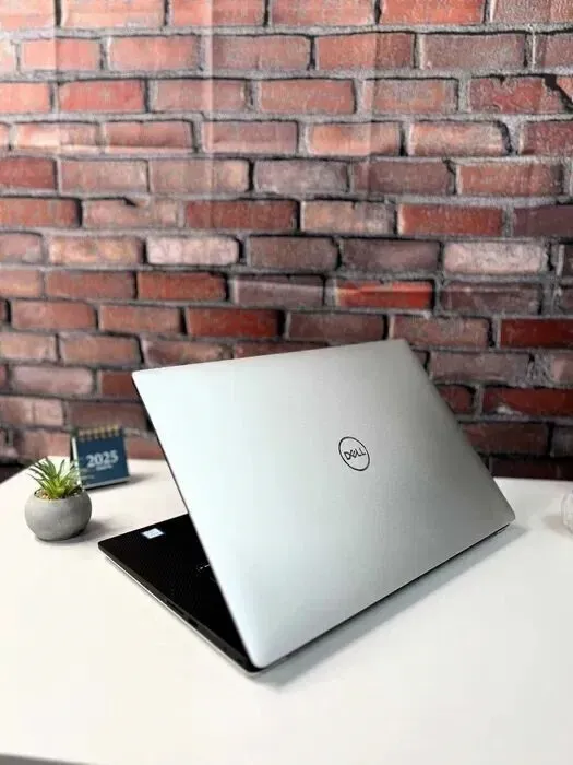 Мобільна робоча станція Dell Precision 5540 / 15.6" (1920x1080) IPS / Intel Core i9-9880H (8 (16) ядер по 2.3 - 4.8 GHz) / 32 GB DDR4 / 512 GB SSD / nVidia Quadro T2000, 4 GB GDDR5, 128-bit / WebCam б/в - зображення 5