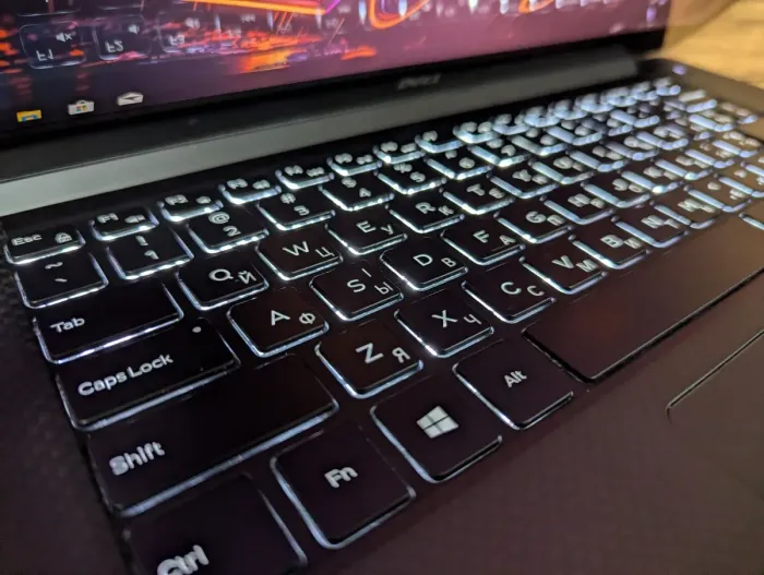 Ігровий ноутбук Dell XPS 15 9550 / 15.6" (3840x2160) IPS Touch / Intel Core i7-6700HQ (4 (8) ядра по 2.6 - 3.5 GHz) / 16 GB DDR4 / 480 GB SSD / nVidia GeForce GTX 960M, 2 GB GDDR5, 128-bit / WebCam / Windows 10 б/в - зображення 6