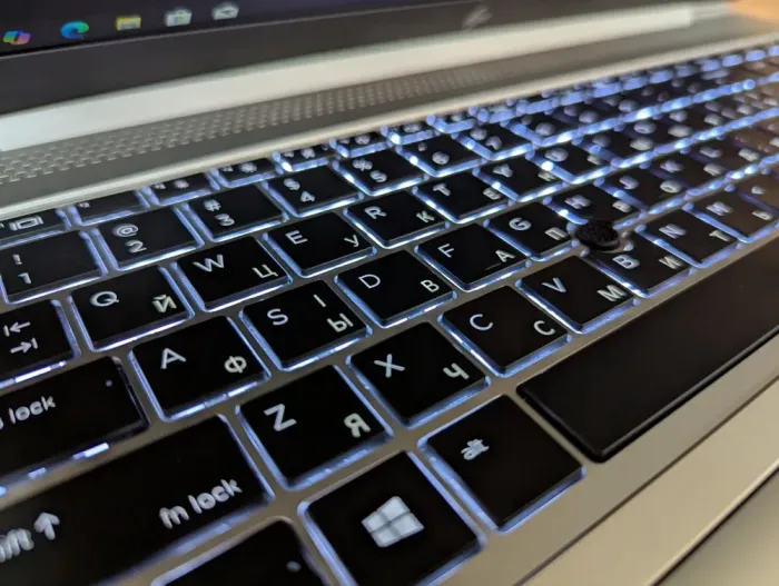 Ультрабук HP EliteBook 850 G5 / 15.6" (1920x1080) IPS / Intel Core i7-7600U (2 (4) ядра по 2.8 - 3.9 GHz) / 16 GB DDR4 / 480 GB SSD / Intel HD Graphics 620 / WebCam / Fingerprint / Windows 10 б/в - зображення 6