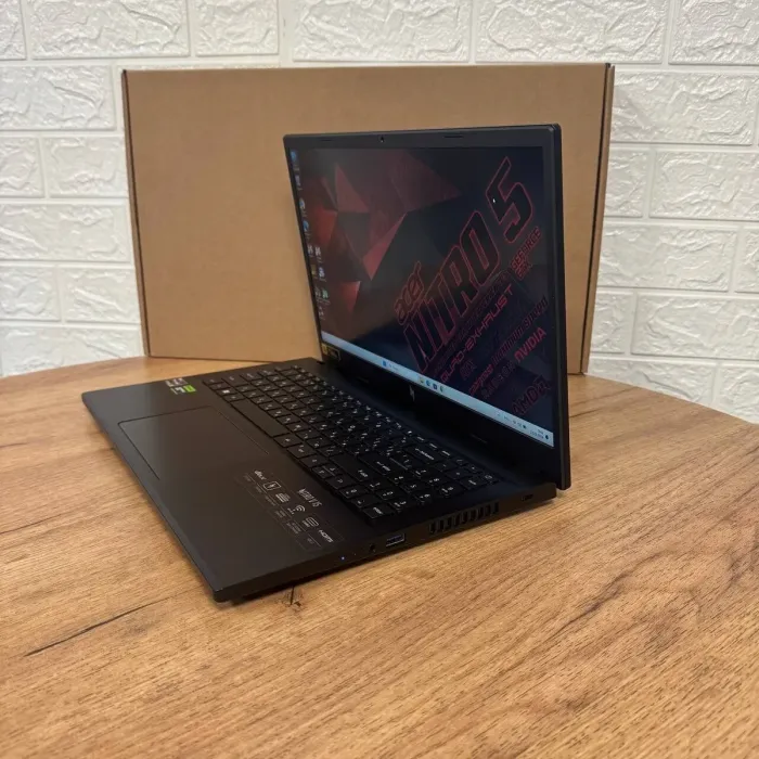 Ігровий ноутбук Acer Nitro V15 ANV15-41 / 15.6" (1920x1080) IPS / AMD Ryzen 5 7535HS (6 (12) ядер по 3.3 - 4.55 GHz) / 32 GB DDR5 / 512 GB SSD / nVidia GeForce RTX 4050, 6 GB GDDR6, 96-bit / WebCam б/в - зображення 5