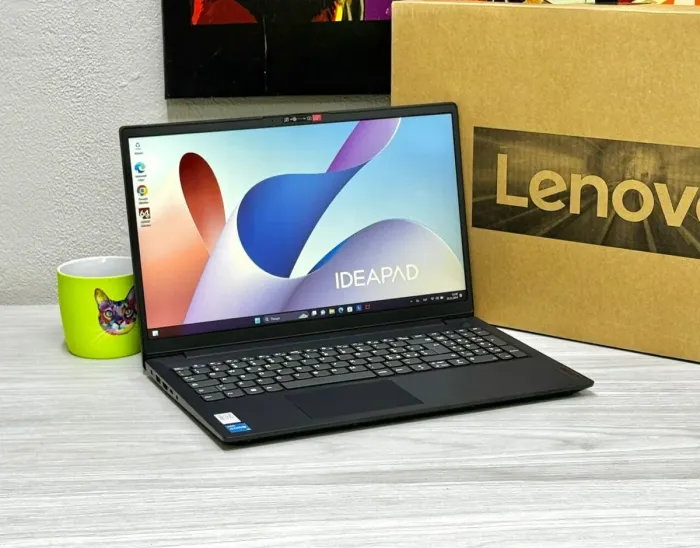 Ультрабук  Lenovo V15 G3 IAD / 15.6" (1920x1080) TN / Intel Core i3-1215U (6 (8) ядер по 1.2 - 4.4 GHz) / 8 GB DDR4 / 256 GB SSD M.2 / Intel UHD Graphics / WebCam / Win 11 Pro - зображення 3