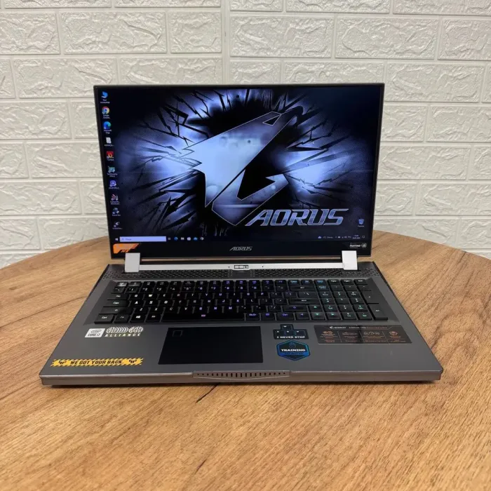 Ігровий ноутбук Б-клас Gigabyte Aorus 17G XC / 17.3" (1920x1080) IPS / Intel Core i7-10870H (8 (16) ядер по 2.2 - 5.0 GHz) / 16 GB DDR4 / 1000 GB SSD / nVidia GeForce RTX 3070, 8 GB GDDR6, 256-bit / WebCam б/в - зображення 2
