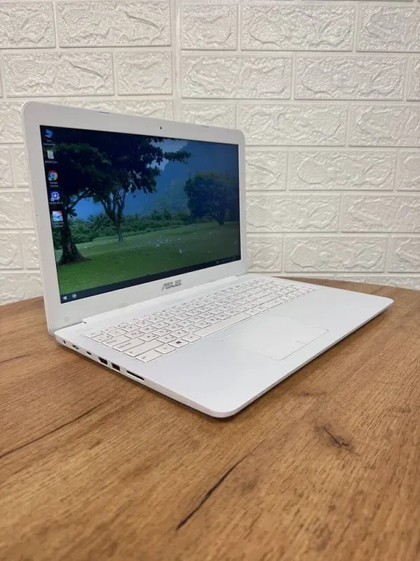 Ультрабук Б-клас Asus VivoBook E502NA White / 15.6" (1920x1080) TN / Intel Pentium N4200 (4 ядра по 1.1 - 2.5 GHz) / 4 GB DDR4 / 500 GB HDD / Intel HD Graphics 505 б/в - зображення 4