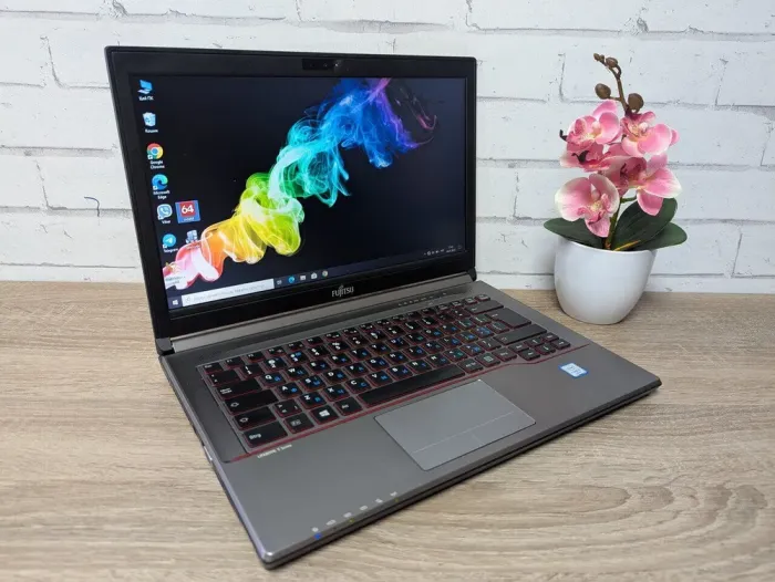 Ноутбук Б-клас Fujitsu LifeBook E746 / 14" (1366x768) TN / Intel Core i5-6200U (2 (4) ядра по 2.3 - 2.8 GHz) / 8 GB DDR4 / 128 GB SSD / Intel HD Graphics 520 / WebCam б/в - зображення 3