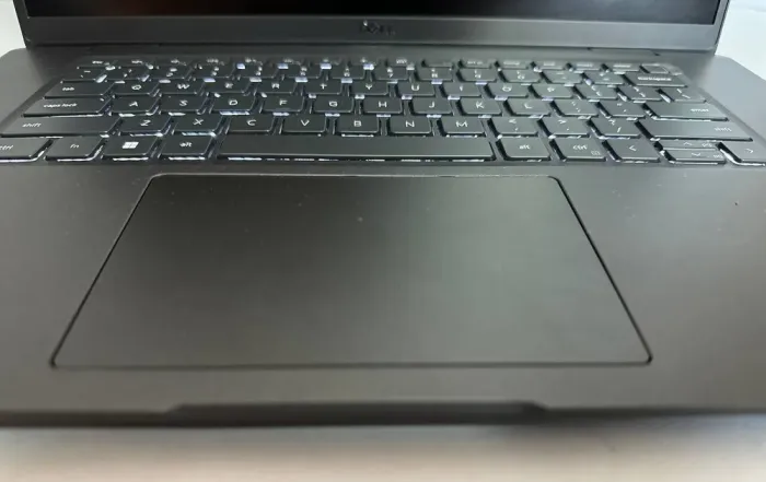 Ультрабук Б-клас Dell Latitude 7520 / 15.6" (1920x1080) IPS / Intel Core i5-1145G7 (4 (8) ядра по 2.6 - 4.4 GHz) / 16 GB DDR4 / 256 GB SSD / Intel Iris Xe Graphics / WebCam / Win 11 Pro б/в - зображення 6