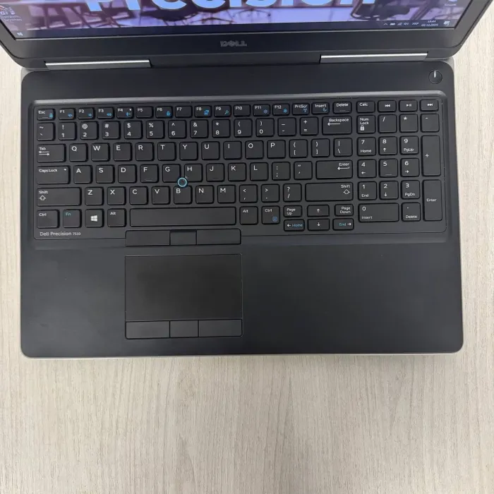 Мобільна робоча станція Dell Precision 7510 / 15,6" (1920x1080) IPS / Intel Core i7-6820HQ (4 (8) ядра по 2,7 - 3,6 ГГц) / 16 ГБ DDR4 / 256 ГБ SSD / nVidia Quadro M2000M, 4 ГБ GDDR5, 128-біт / WebCam б/в - зображення 3