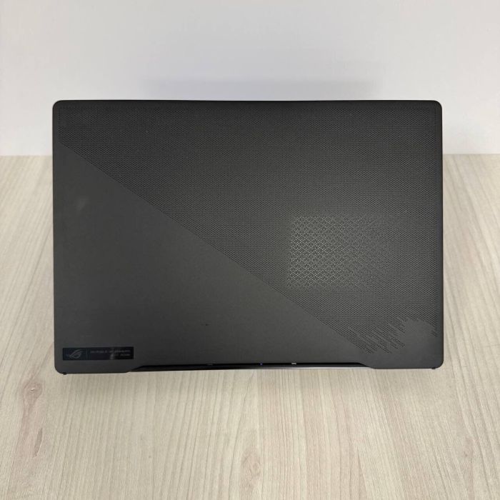 Ігровий ноутбук Asus ROG Zephyrus M16 GU604VI / 16" (2560x1600) IPS / Intel Core i9-13900H (14 (20) ядер по 2.6 - 5.4 GHz) / 16 GB DDR5 / 1000 GB SSD NVMe / nVidia GeForce RTX 4070, 8 GB GDDR6, 128-bit / WebCam б/в - зображення 3