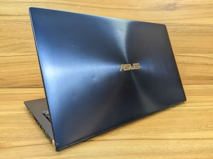 Ігровий ноутбук Asus ZenBook UX534F / 15.6" (1920x1080) IPS / Intel Core i7-10510U (4 (8) ядра по 1.8 - 4.9 GHz) / 16 GB DDR4 / 1000 GB SSD / nVidia GeForce GTX 1650, 4 GB GDDR5, 128-bit / WebCam / Windows 11 б/в - зображення 7